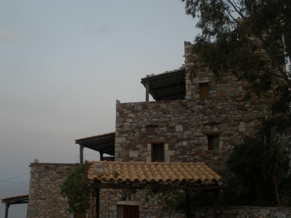 Castle Rizaraki Hotel Kokkala Exterior photo