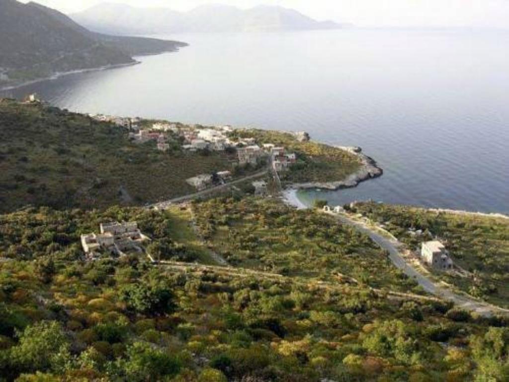 Castle Rizaraki Hotel Kokkala Exterior photo