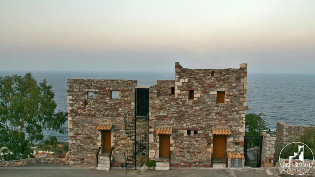 Castle Rizaraki Hotel Kokkala Exterior photo